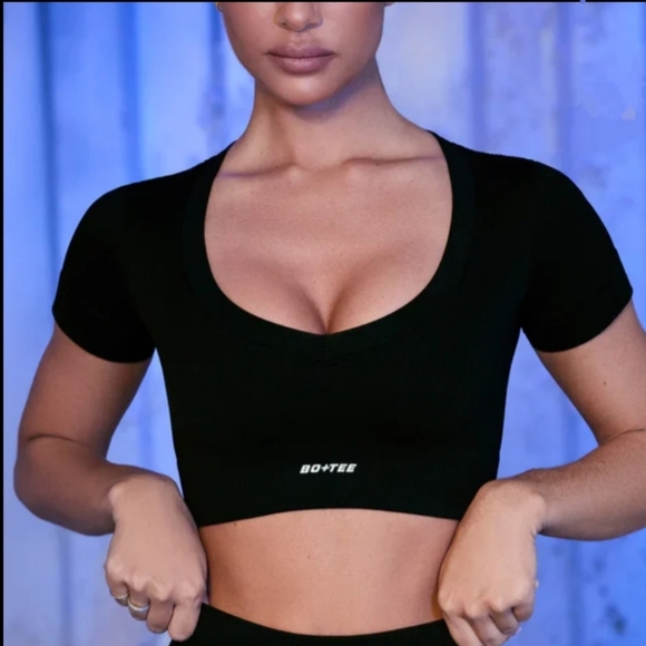 Bo+Tee Tops - Bo+Tee V Neck Crop Top